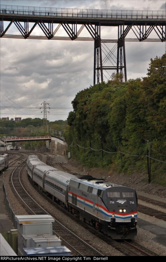 AMTK 714 on train 284